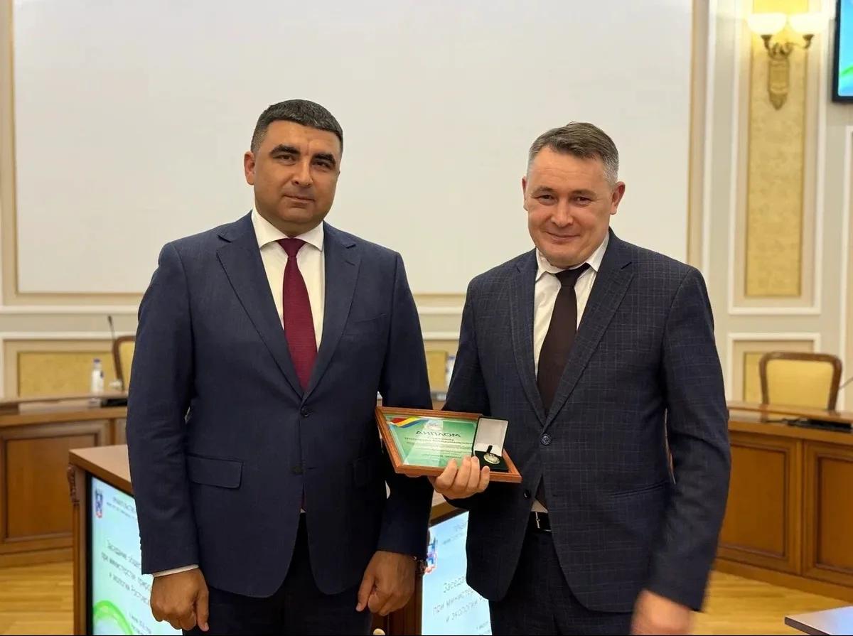 Поздравляем! Заместитель директора по научной работе ЮНЦ РАН, д.б.н. Валерий Стахеев награждён званием