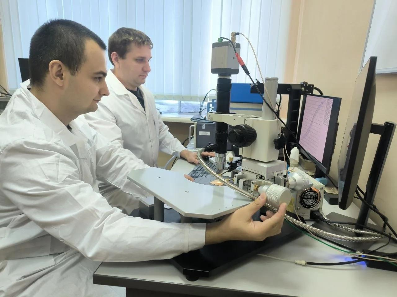 Молодые исследователи ЮНЦ РАН продолжат изучение сегнетоэлектрических материалов Молодые исследователи ЮНЦ РАН продолжат изучение сегнетоэлектрических материалов