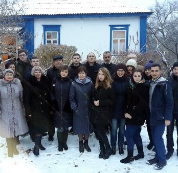 18 ноября 2016 г. в Раздорском этнографическом музее-заповеднике состоялся круглый стол «Путь донского казачества в Советскую Россию» базовой кафедры истории ИСЭГИ ЮНЦ РАН в Таганрогском институте им. А.П. Чехова.